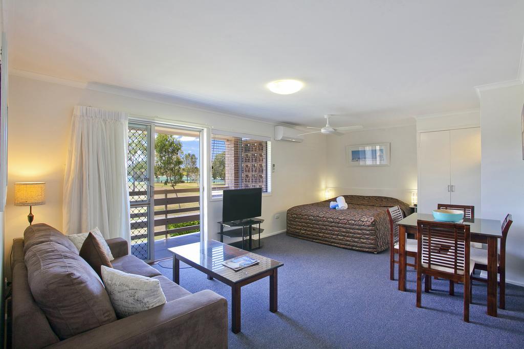 Regency Waterfront Noosa Aparthotel Noosaville Εξωτερικό φωτογραφία