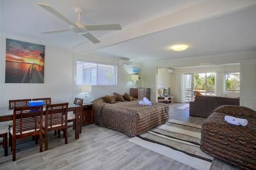 Regency Waterfront Noosa Aparthotel Noosaville Εξωτερικό φωτογραφία